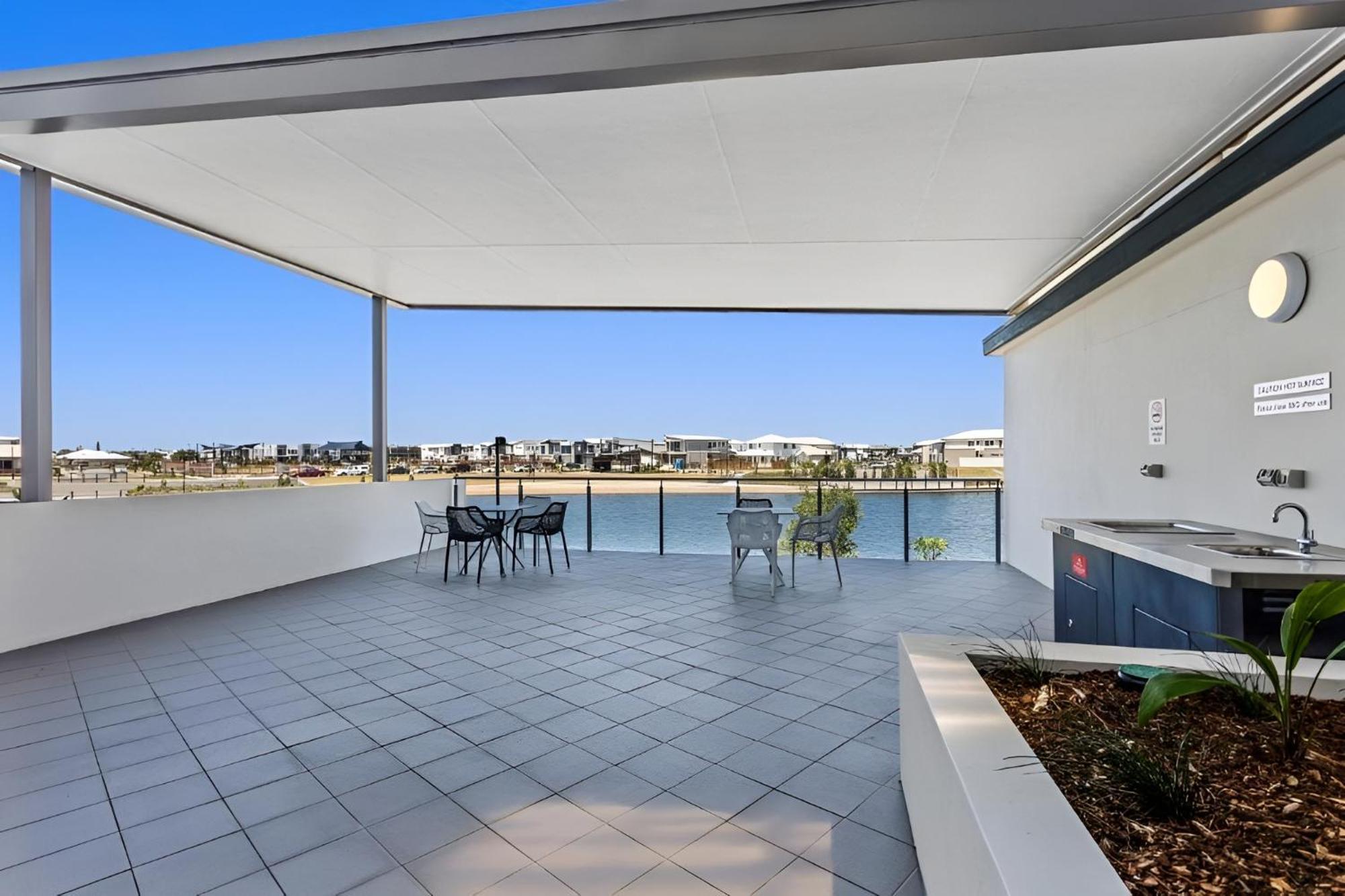 Salt At Oceanside Hotel Kawana Waters Exterior photo
