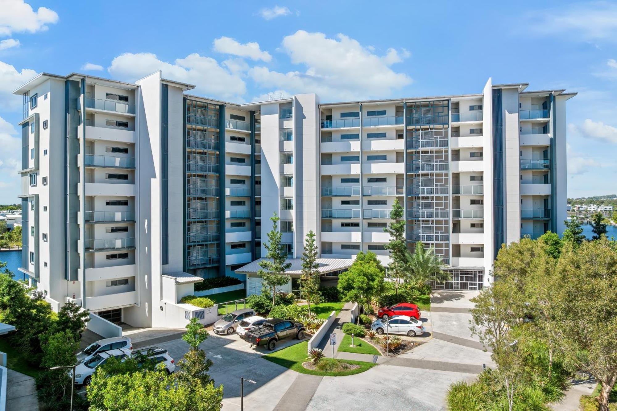 Salt At Oceanside Hotel Kawana Waters Exterior photo
